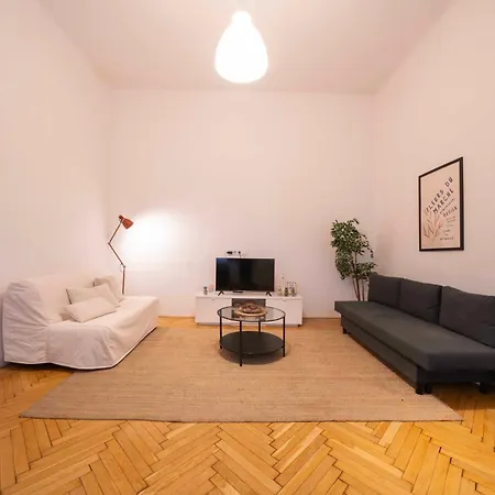 Apartament In Centre A16