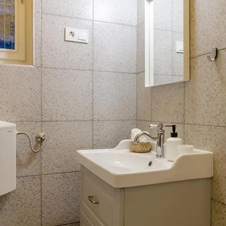 Apartment In Centre A16 *