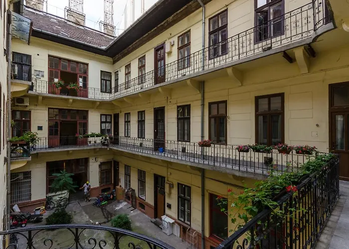 In Centre A16 Apartment