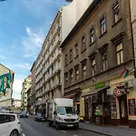 In Centre A16 Budapešť